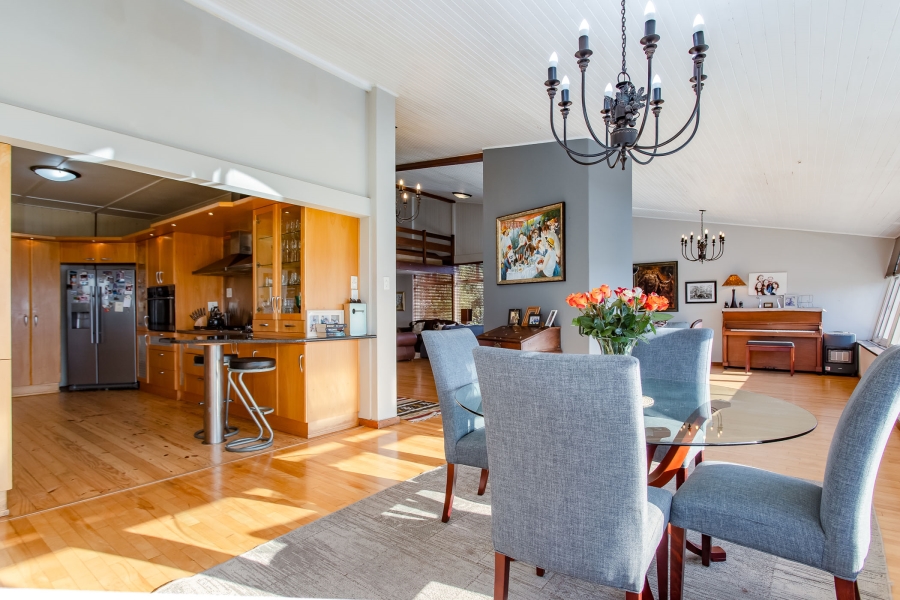 4 Bedroom Property for Sale in Lemoenkloof Western Cape